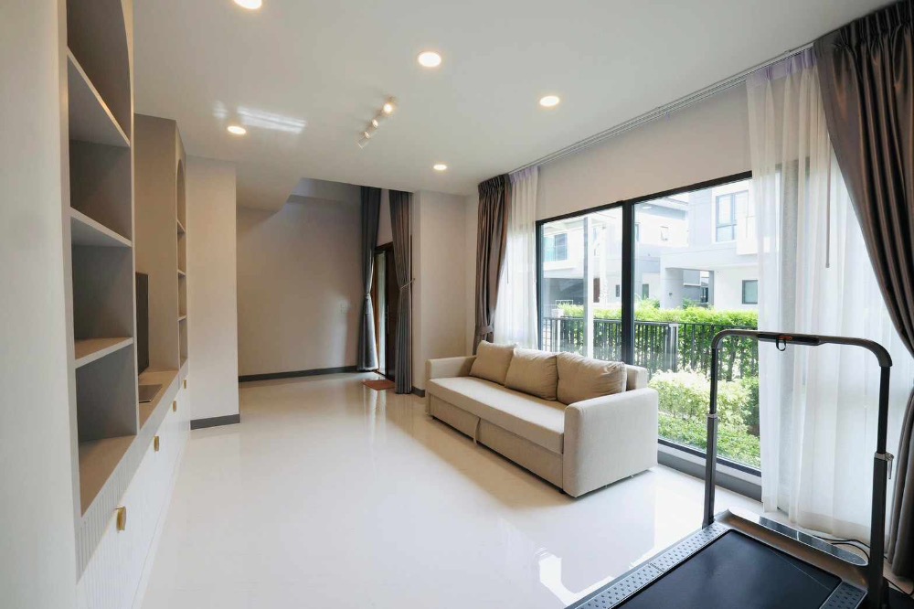 The city บางนา บ้านเดี่ยวขนาดใหญ่ให้เช่า บ้านตกแต่งบิ้วอิน เฟอร์ครบ