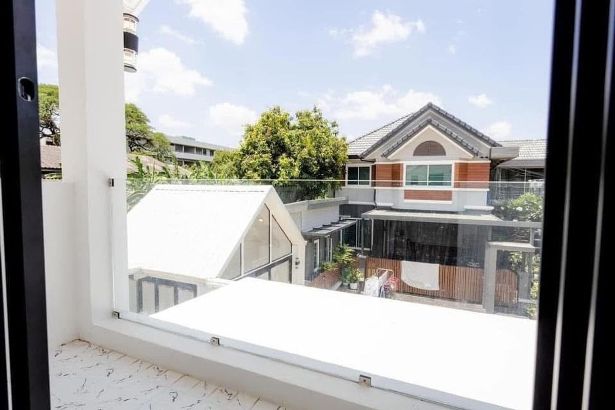 บ้านเดี่ยวที่เหมาะแก่การพักผ่อน ทำเลทอง บ้านแปลงมุม มีความเป็นส่วนตัว ทำเล#นวลจันทร์56