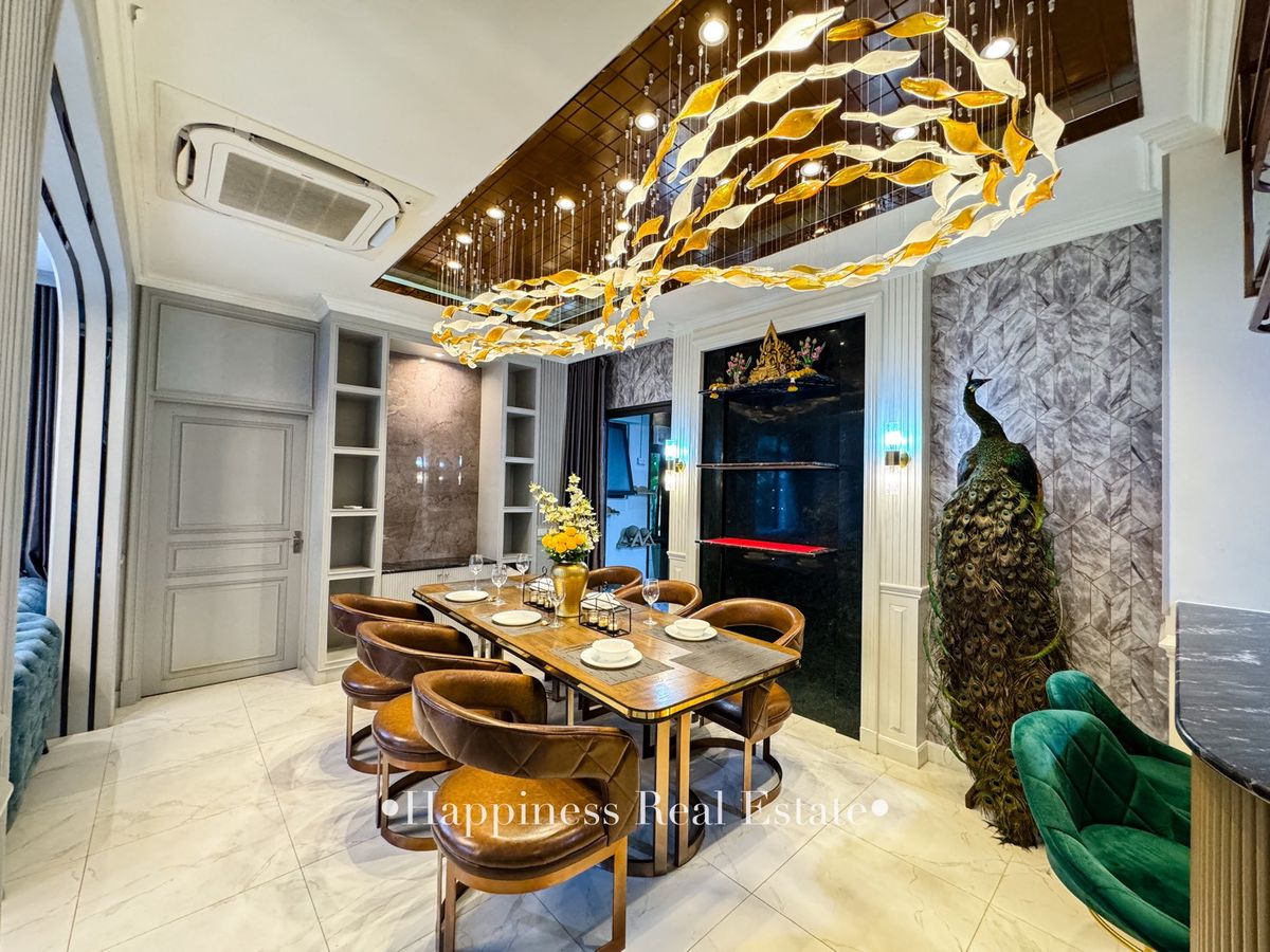 สวย ตกแต่งสไตล์ Modern Luxury มีพื้นที่สวนข้างบ้าน