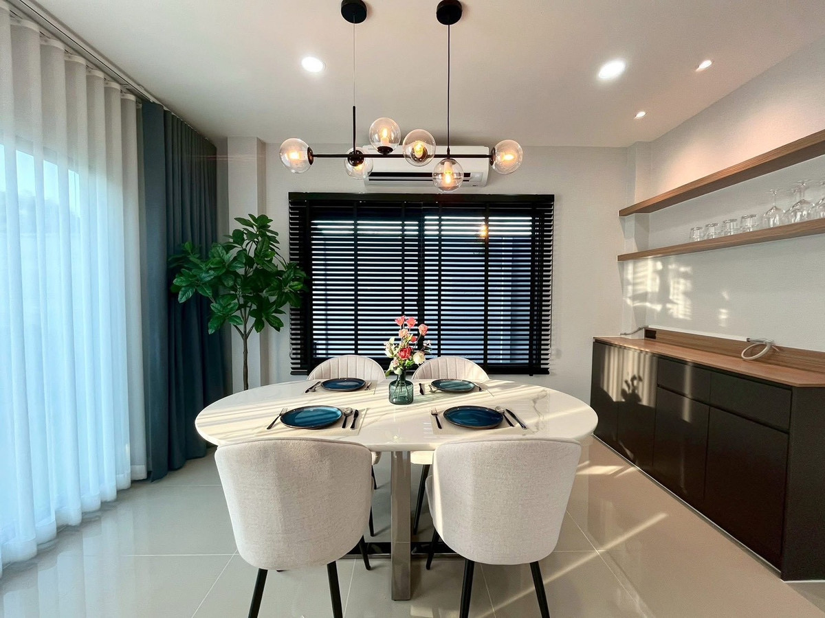 🌟 [𝐅𝐎𝐑 𝐑𝐄𝐍𝐓] บ้านเดี่ยวตกแต่งเฟอร์นิเจอร์ครบครันแบบจัดเต็มทั้งหลัง บ้านหันทิศใต้รับลม ให้คุณหิ้วกระเป๋าเข้าอยู่ได้ทันที