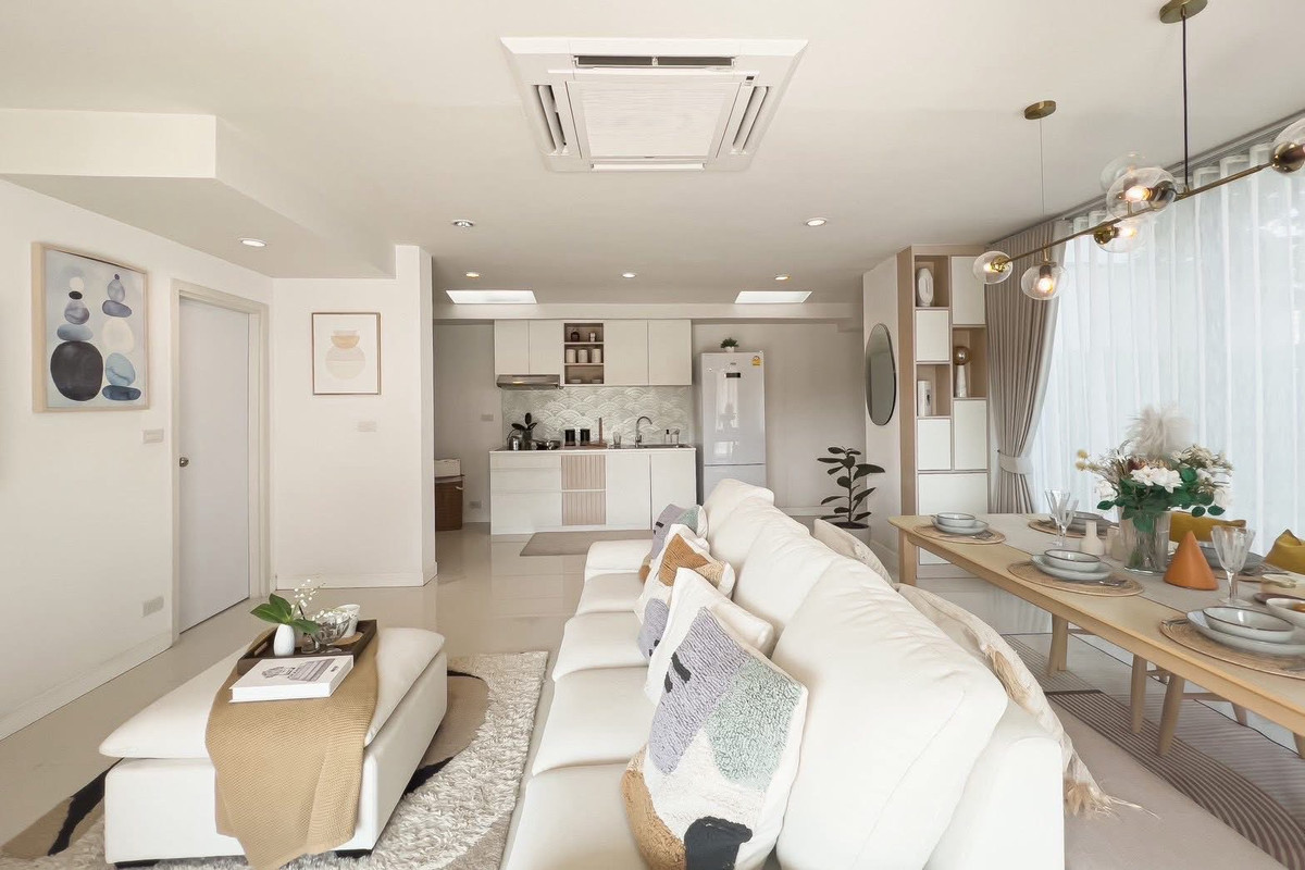 ✨🏘️ ทาวน์โฮม 3 ชั้น สวยพร้อมอยู่ จะอยู่อาศัยก็สบาย หรือทำโฮมออฟฟิศก็ลงตัว! ตกแต่งครบเฟอร์นิเจอร์จัดเต็มตามรูป