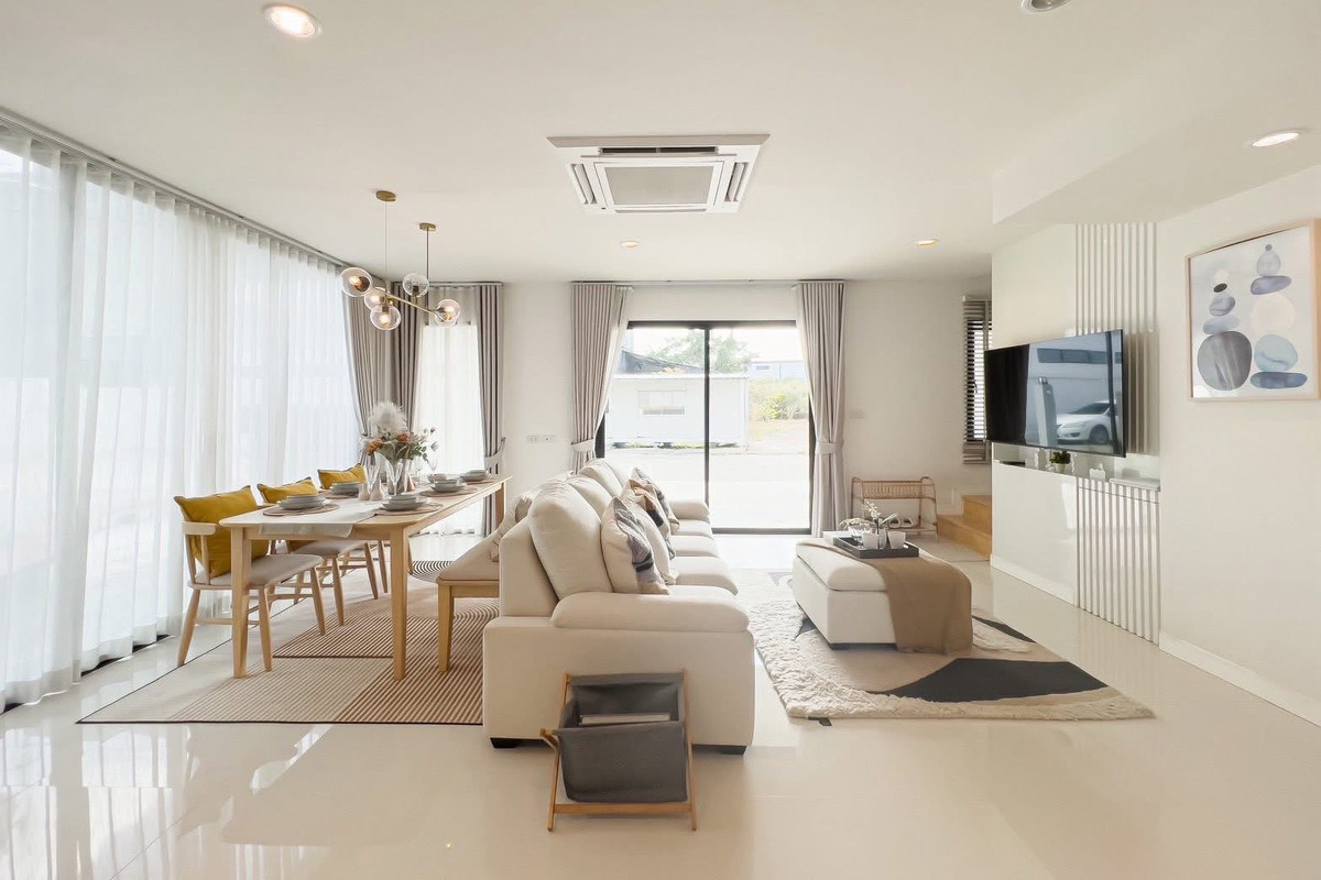 ✨🏘️ ทาวน์โฮม 3 ชั้น สวยพร้อมอยู่ จะอยู่อาศัยก็สบาย หรือทำโฮมออฟฟิศก็ลงตัว! ตกแต่งครบเฟอร์นิเจอร์จัดเต็มตามรูป