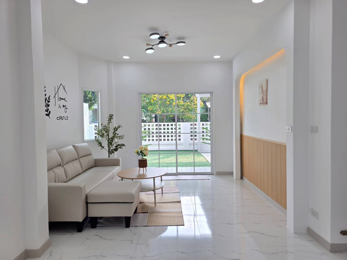 ✨ บ้านเดี่ยวหลังมุม รีโนเวทใหม่เอี่ยมทั้งหลัง ตกแต่งสไตล์มินิมอลอบอุ่น พร้อมสวนสวยส่วนตัวในบ้าน พื้นที่กว้างขวาง 🌳