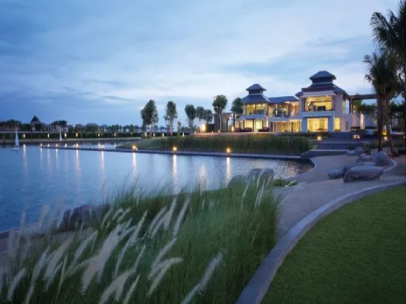 มัณฑนา-เลค-วัชรพล