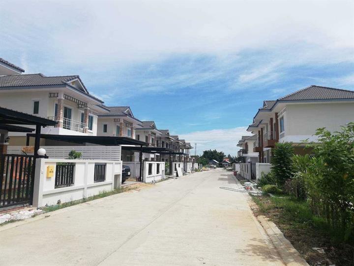 ยูเทรียมพลัสวัน-พระเงิน