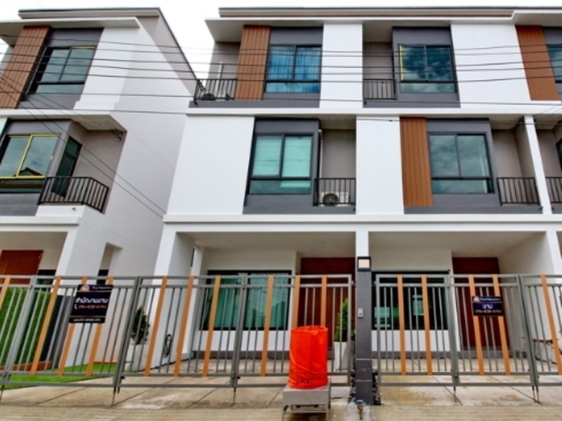 The-Freedom-Nakniwas-Chokchai-4