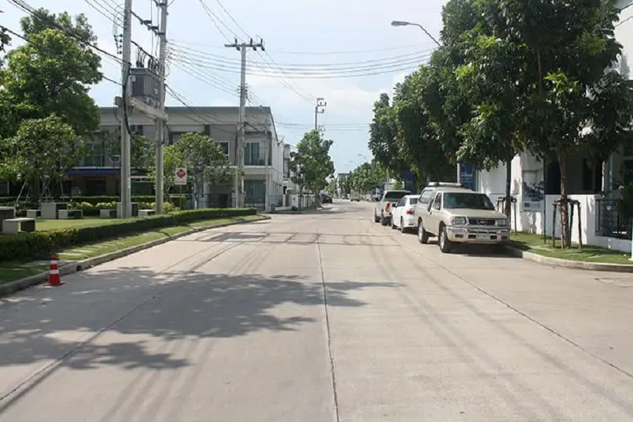 The-Trust-Srinakarin-Phraeksa