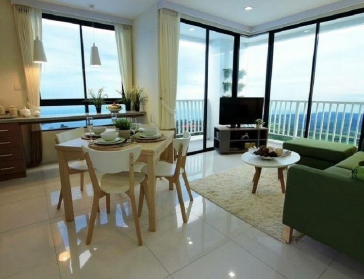 The-Sky-Condo-Sriracha