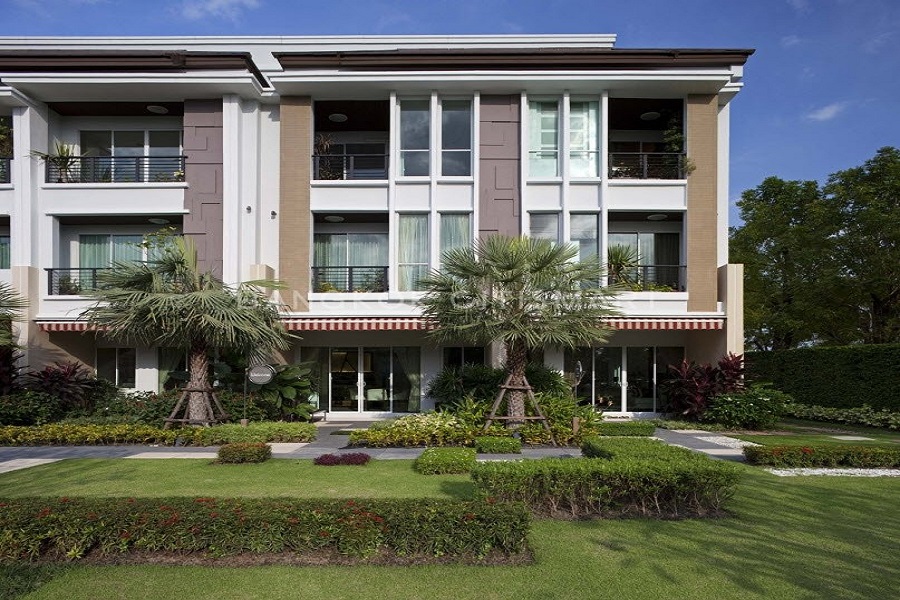 บ้านกลางเมือง-เอสเซ้นส์-สาทร-ตากสิน-2