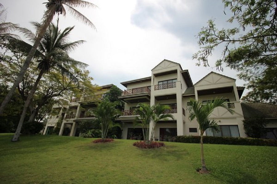 ปาล์มฮิลส์-คอนโดมิเนียม