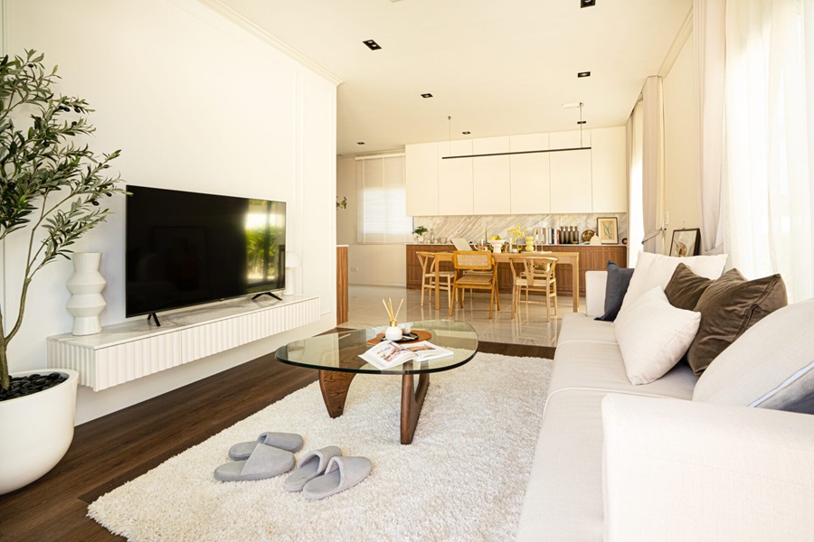 Maneerin-Privacy-Bangphra